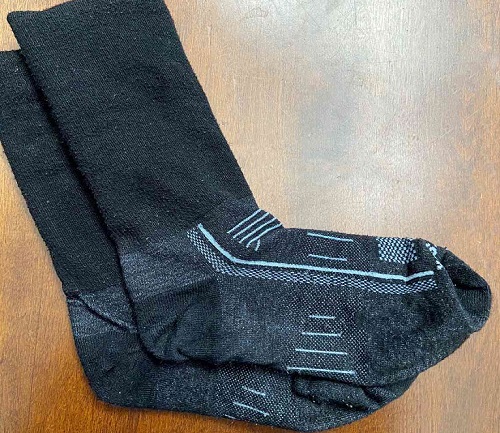 Sock Trick that Makes Your Houseplants Grow Fuller- No Repotting Required 2