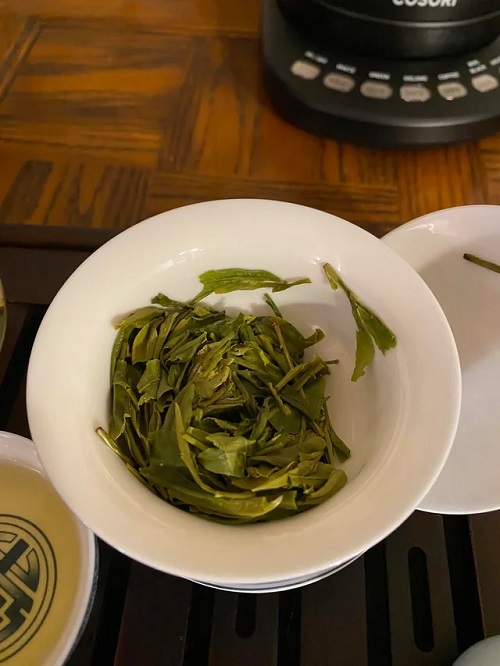 Green tea leaves